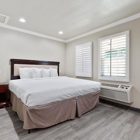 Le Blanc Inn & Suites El Monte Dış mekan fotoğraf