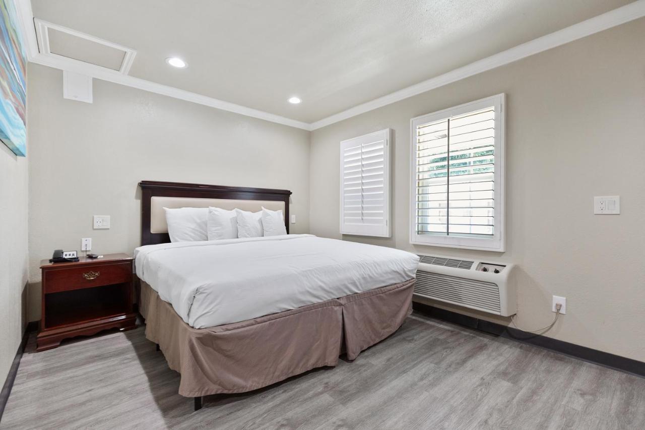 Le Blanc Inn & Suites El Monte Dış mekan fotoğraf