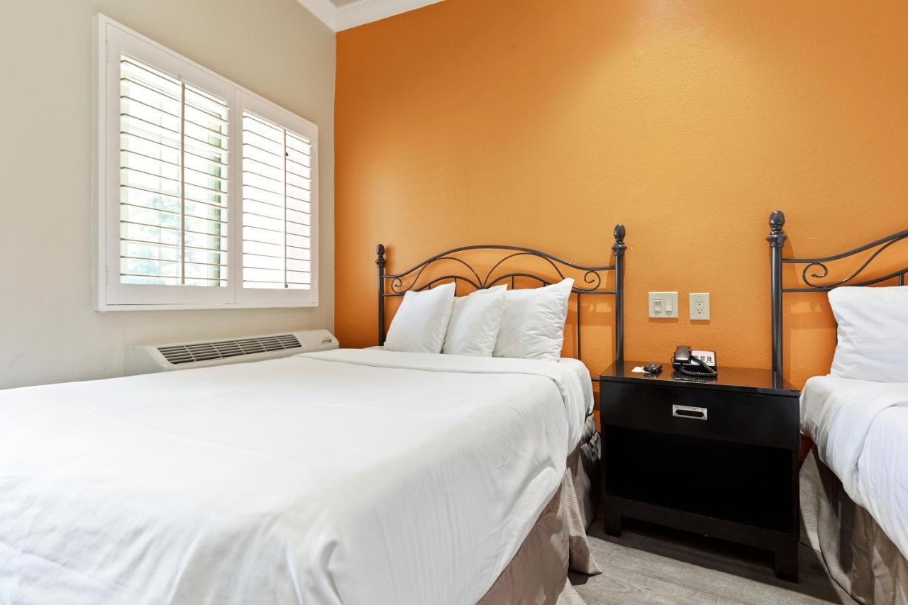 Le Blanc Inn & Suites El Monte Dış mekan fotoğraf