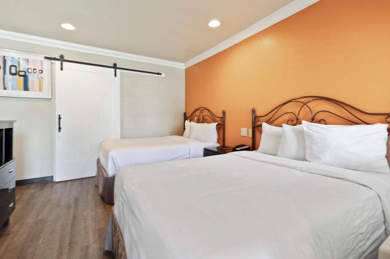Le Blanc Inn & Suites El Monte Dış mekan fotoğraf