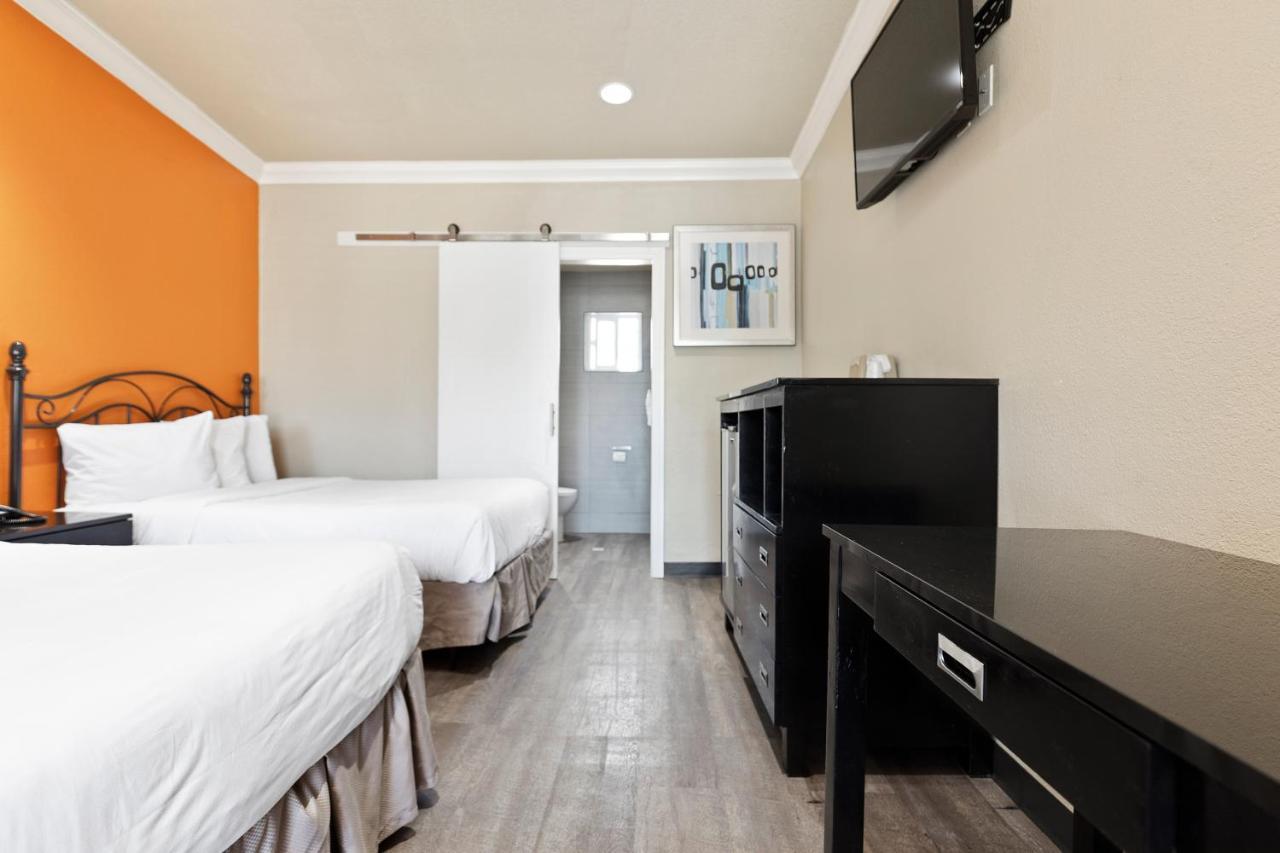 Le Blanc Inn & Suites El Monte Dış mekan fotoğraf