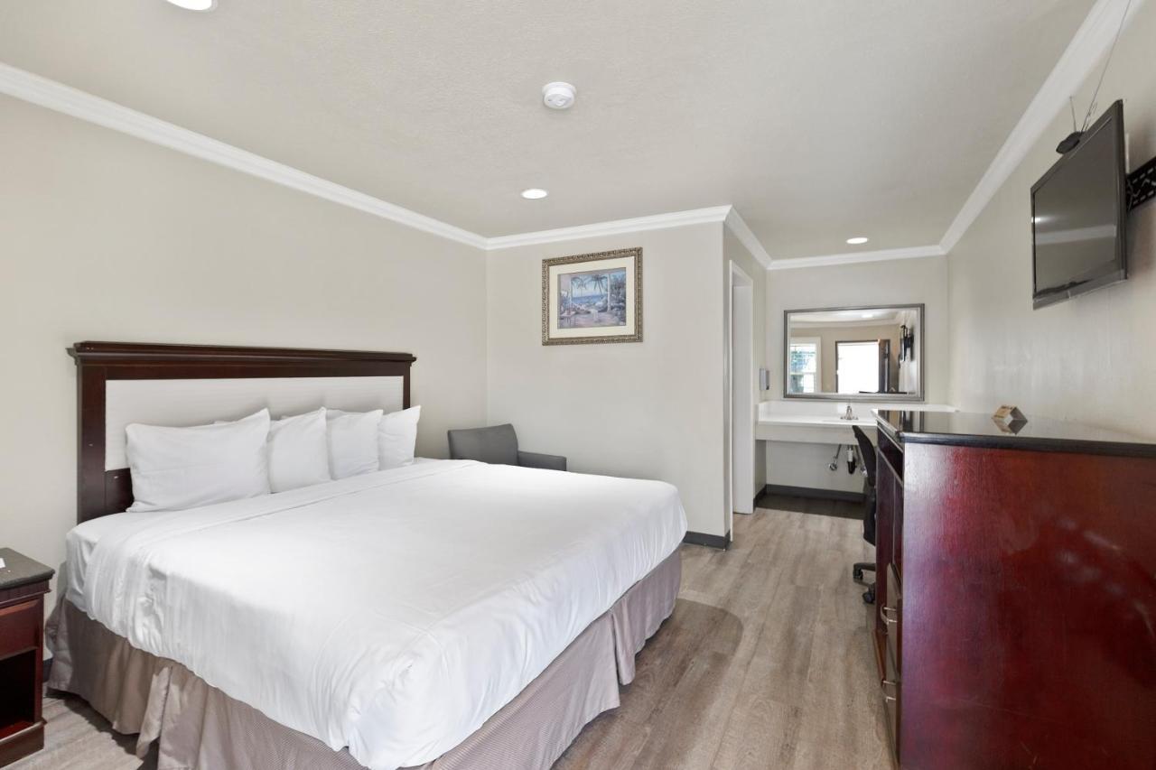 Le Blanc Inn & Suites El Monte Dış mekan fotoğraf