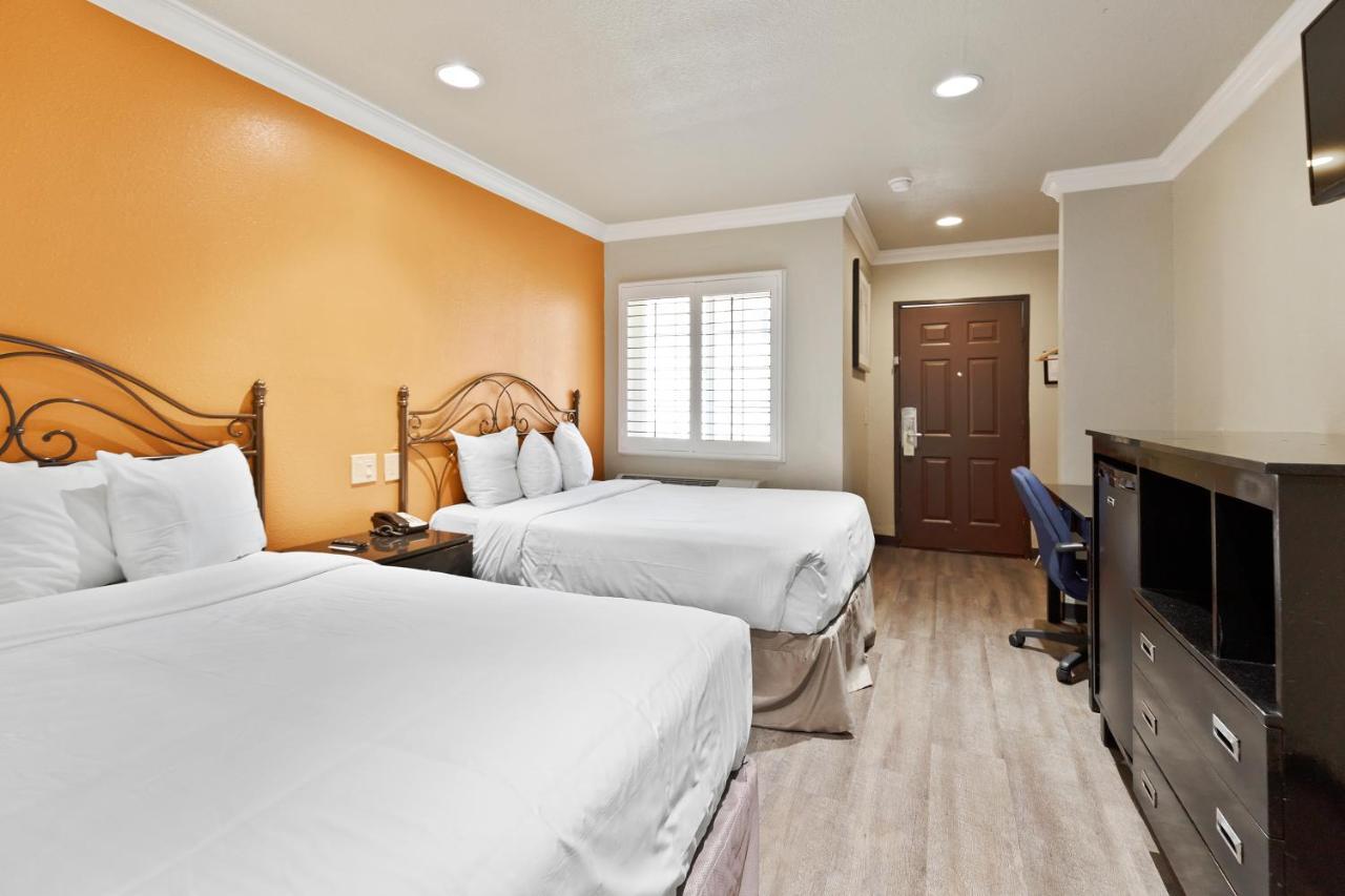 Le Blanc Inn & Suites El Monte Dış mekan fotoğraf
