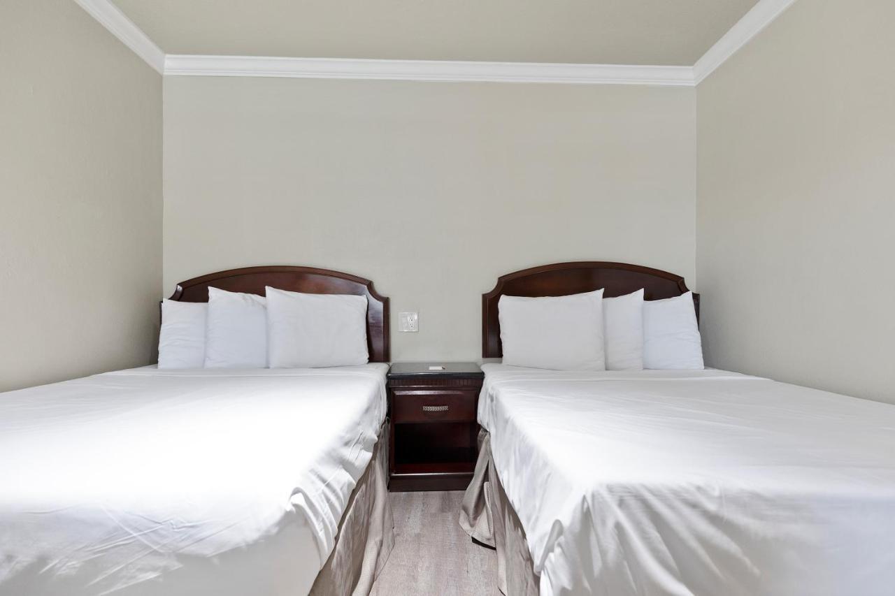 Le Blanc Inn & Suites El Monte Dış mekan fotoğraf